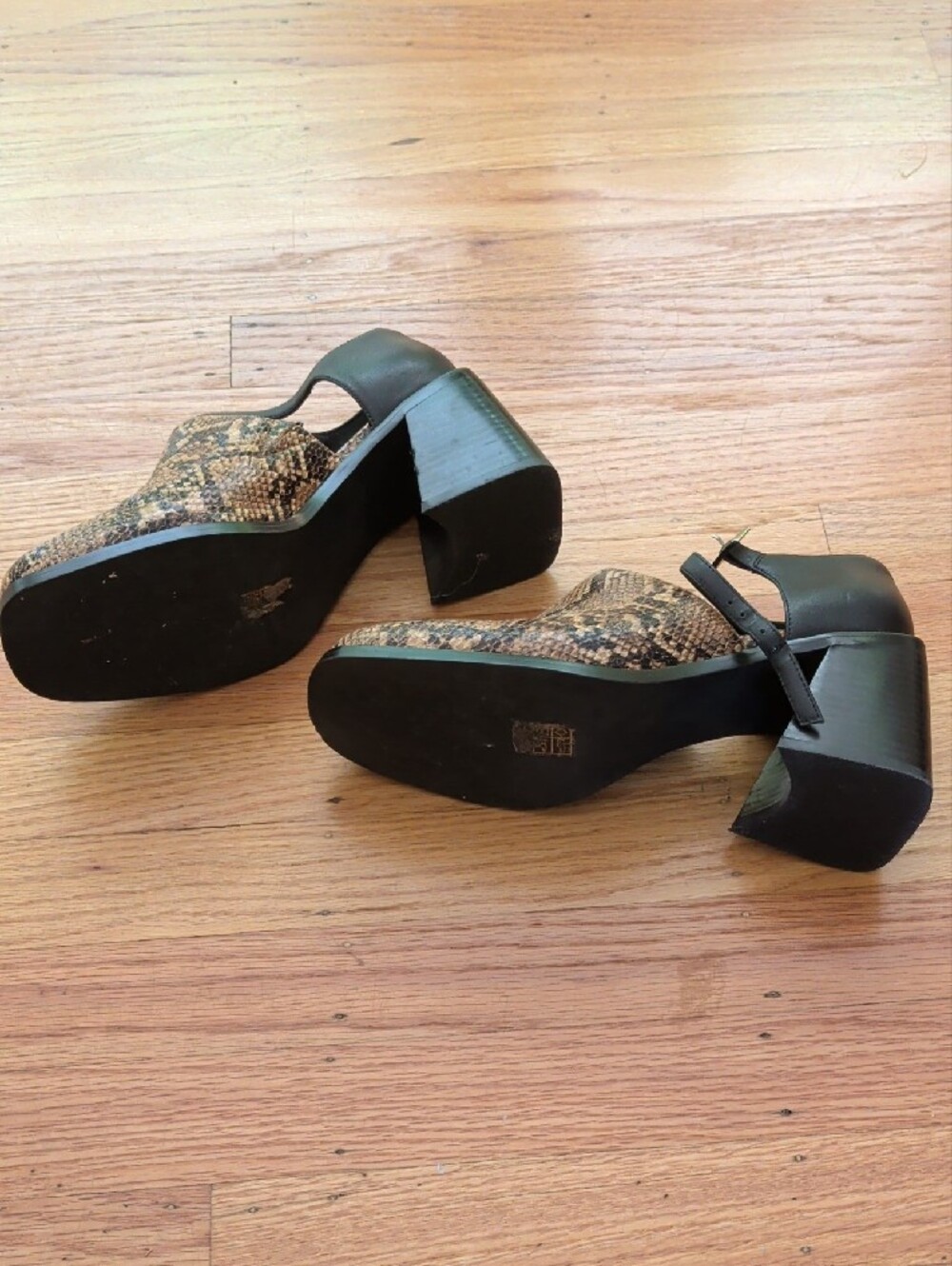 Jeffrey Campbell Snake-Print Mary Janes - Picture 4 of 7